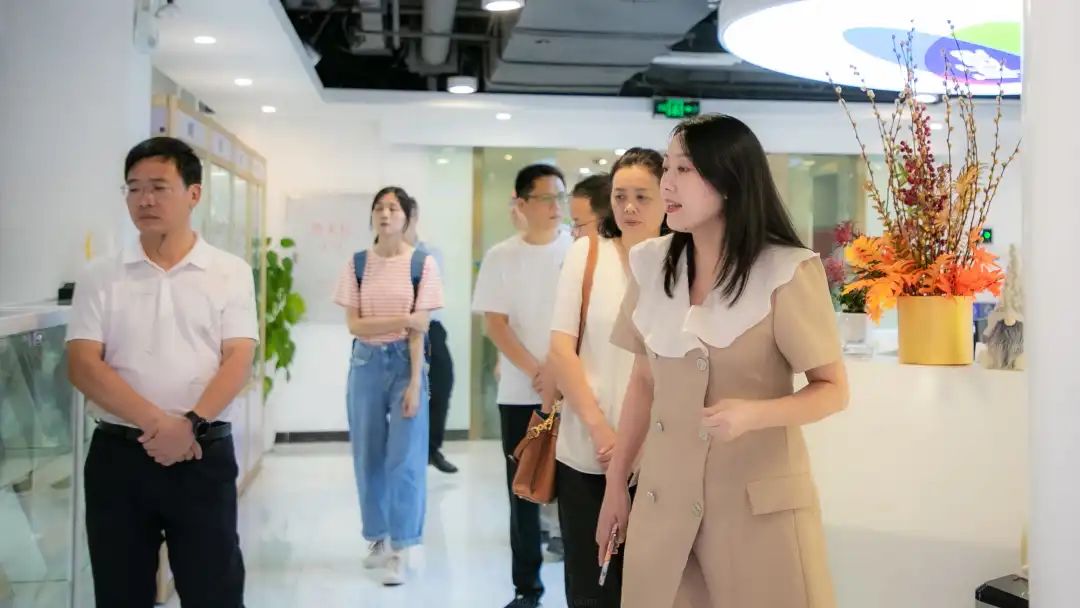 热烈欢迎连城县工业园区管委会莅临我司考察交流 热烈欢迎连城县工业园区管委会莅临我司考察交流