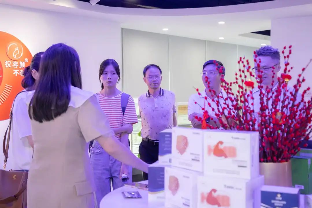 热烈欢迎连城县工业园区管委会莅临我司考察交流 热烈欢迎连城县工业园区管委会莅临我司考察交流